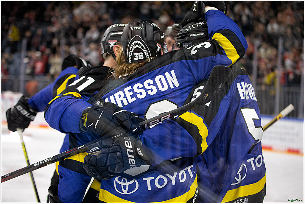 PENNY DEL; Koelner Haie- Fishtown Pinguins Bremerhaven; Koeln, 23.11.2021